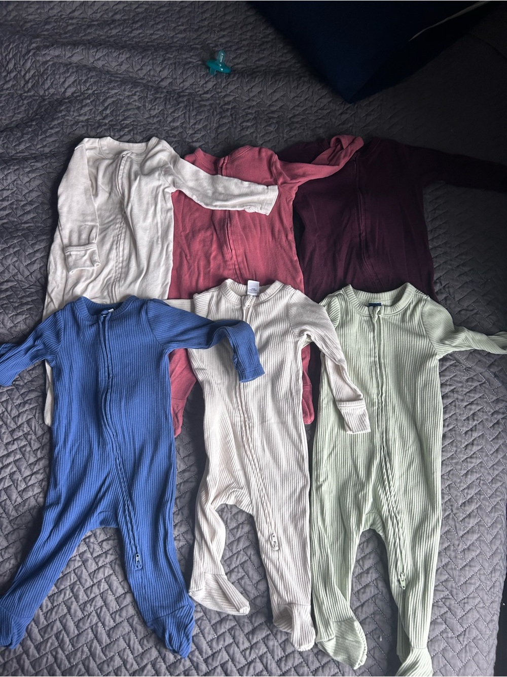 Old navy two way zip baby onesie - bundle of 6